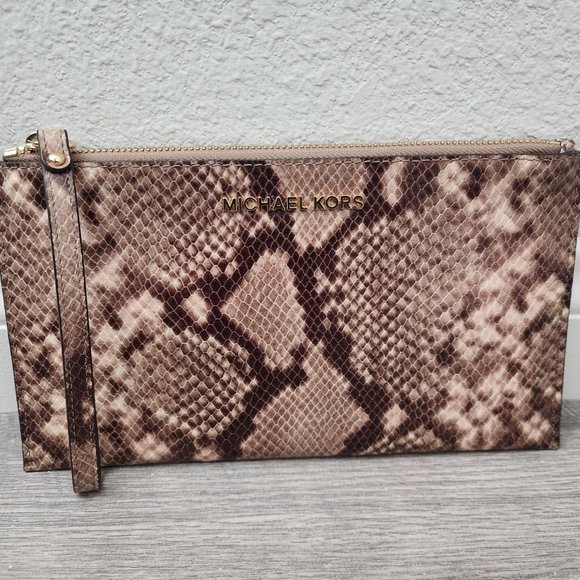 Michael Kors Wristlet - Picture 1 of 6